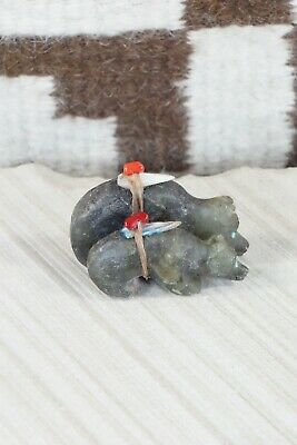 Bear Zuni Fetish Carving - Kevin Quam