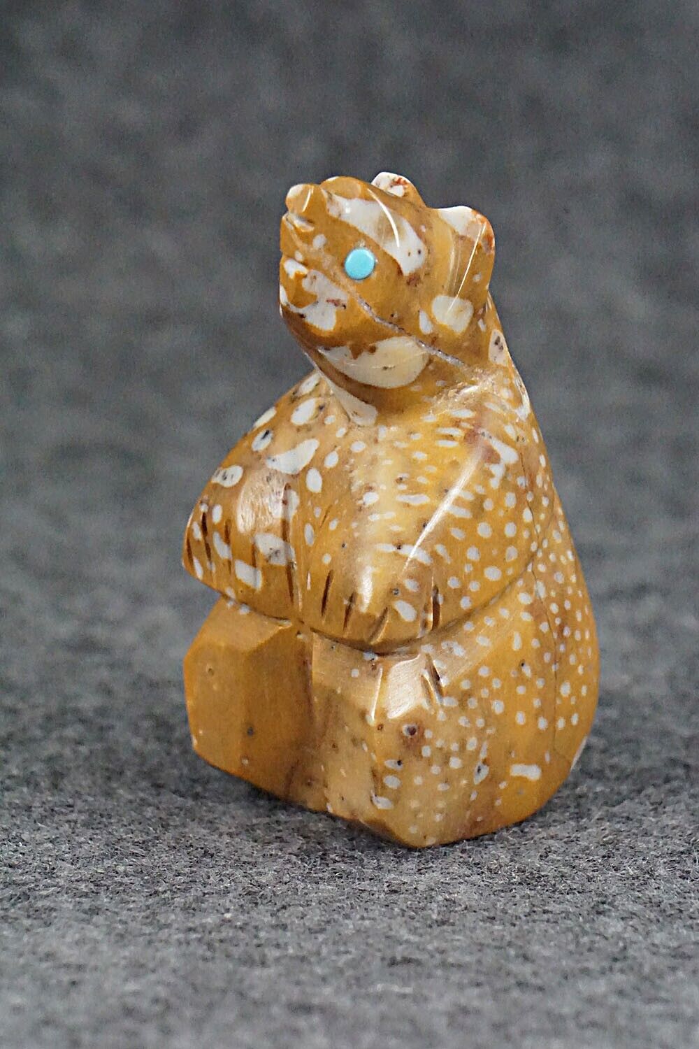 Bear Zuni Fetish Carving - Ronnie Lunasee