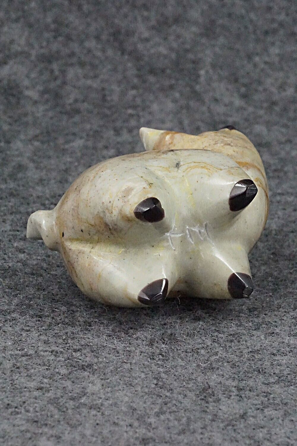 Pig Zuni Fetish Carving - Enrike Leekya