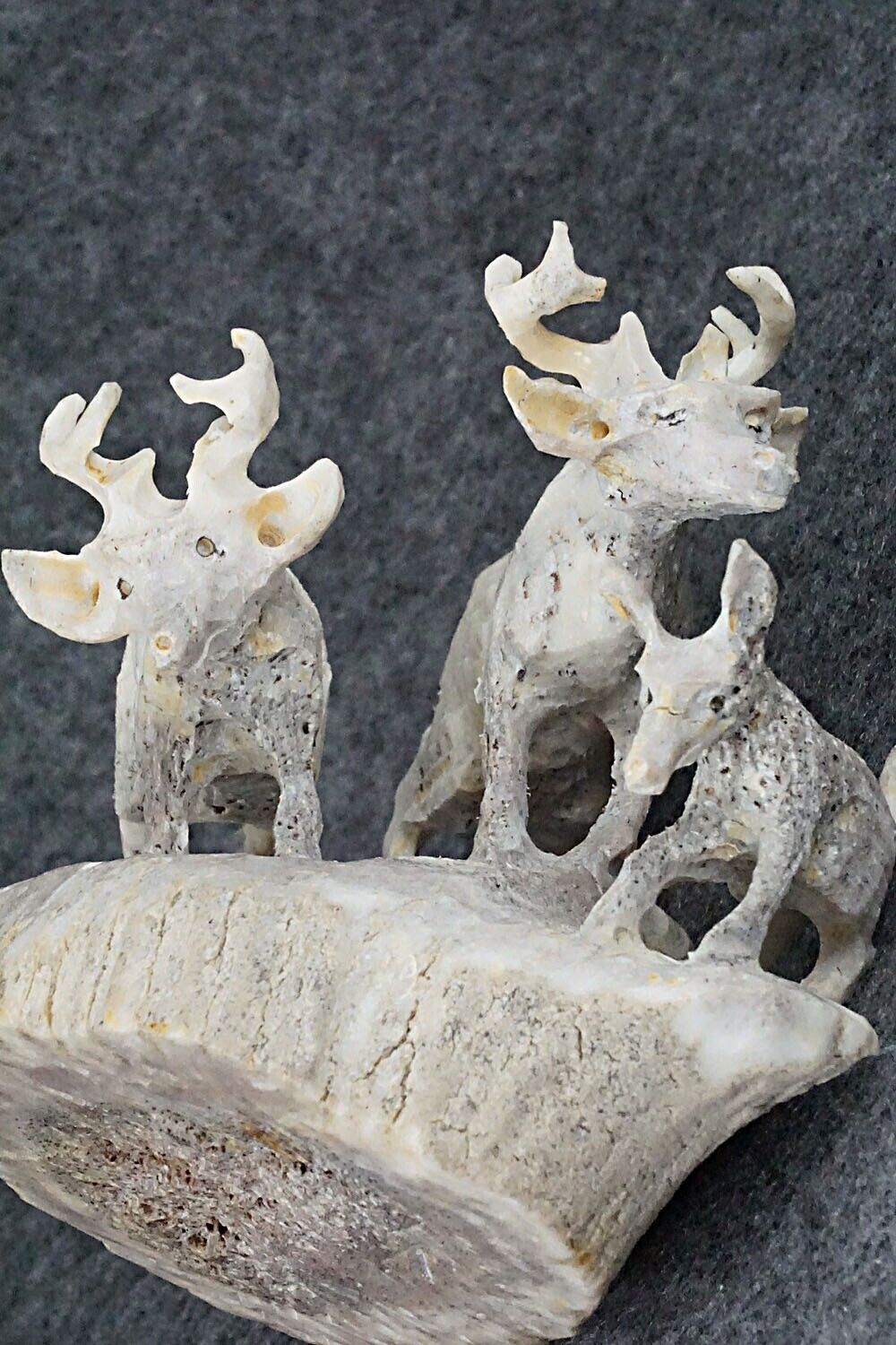 Deer Zuni Fetish Carving - Lewis Malie