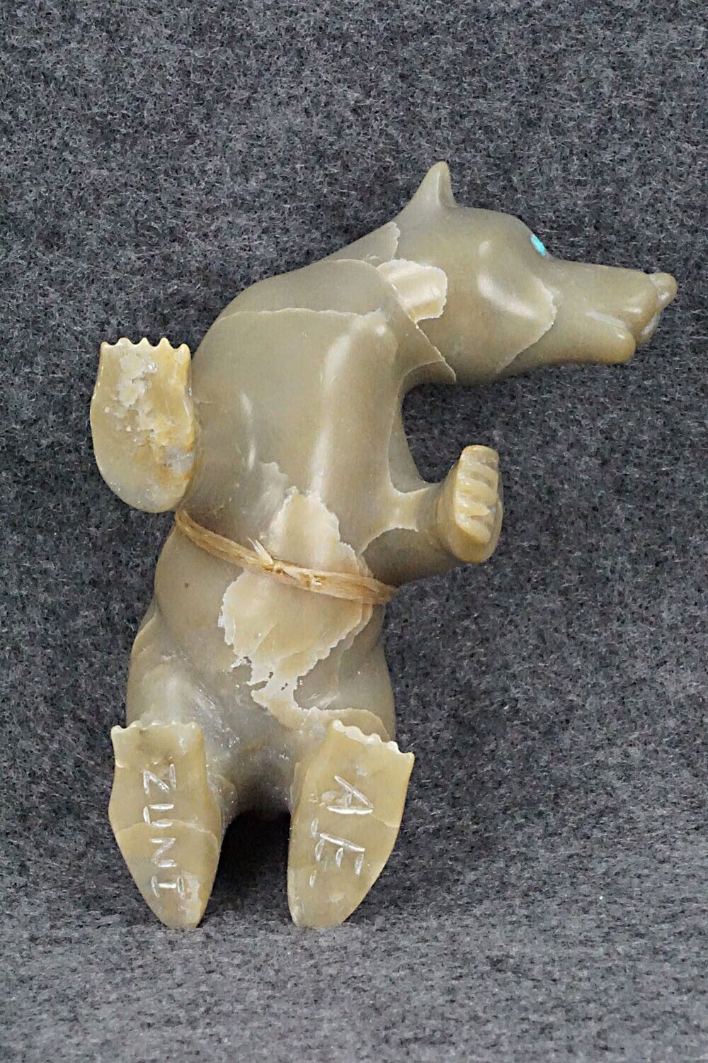 Bear Zuni Fetish Carving - Albert Eustace