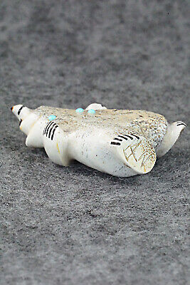 Bear Zuni Fetish Carving - Claudia Peina
