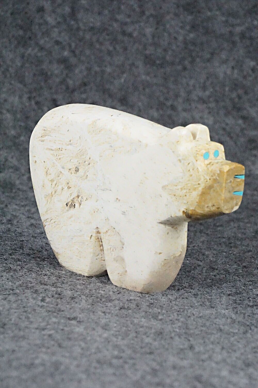 Bear Zuni Fetish Carving - Bernard Laiwakete