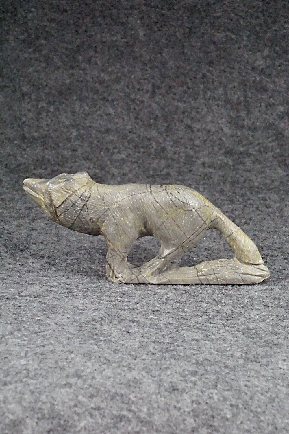 Wolf Zuni Fetish Carving - Calvin Weeka