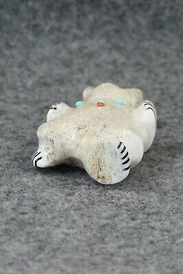Bear Zuni Fetish Carving - Claudia Peina