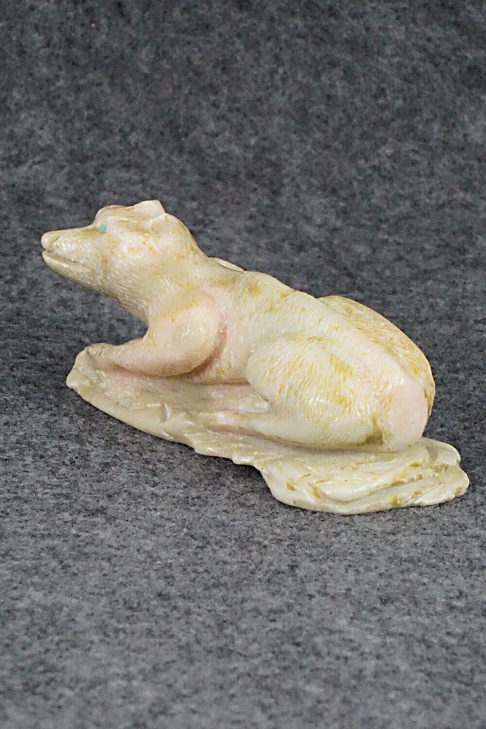 Wolf Zuni Fetish Carving - Calvin Weeka