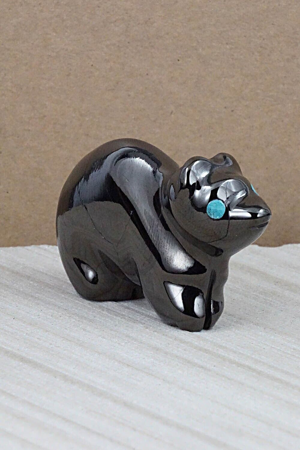 Bear Zuni Fetish Carving - Daniel Chattin