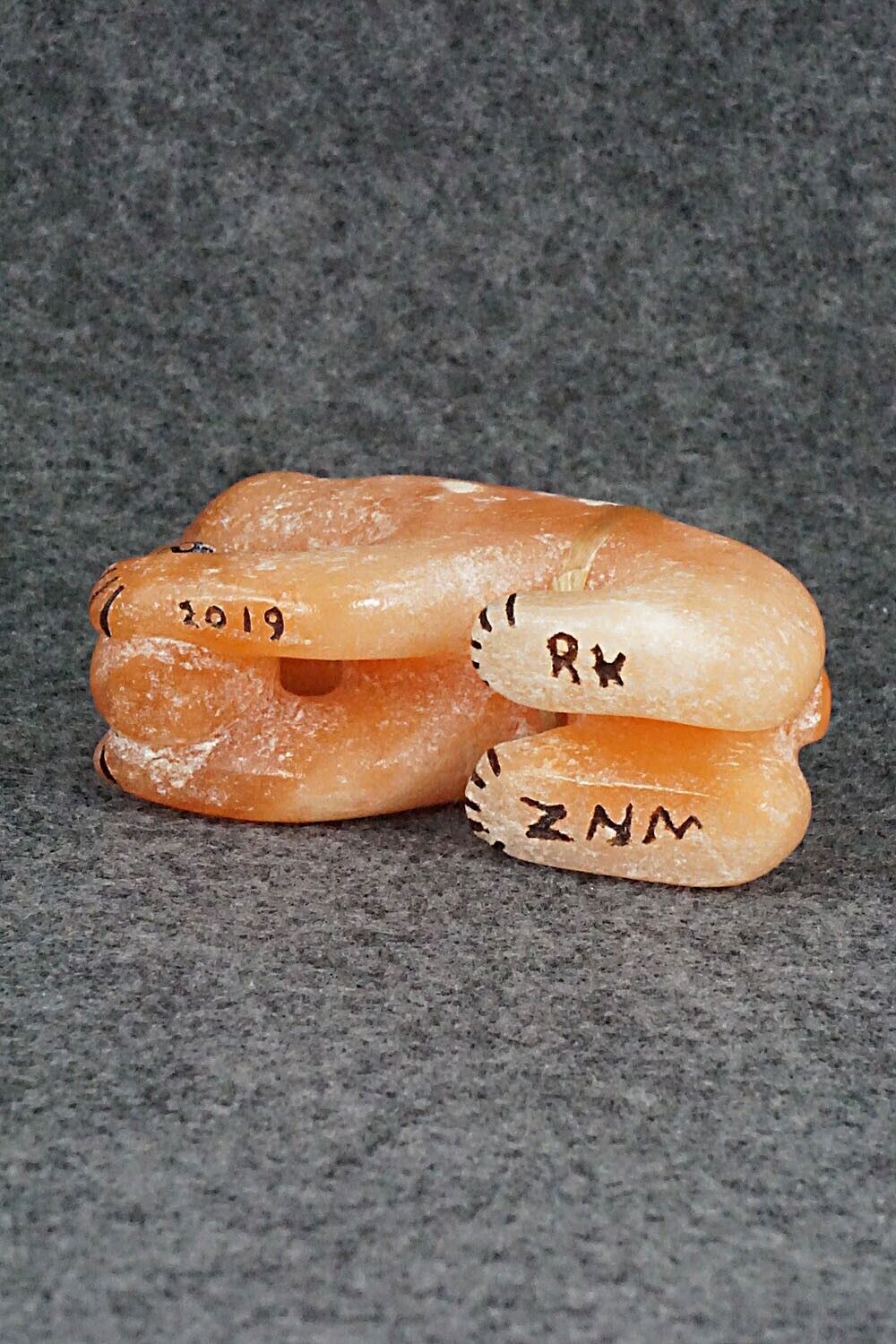 Bear Zuni Fetish Carving - Rick Kallestewa