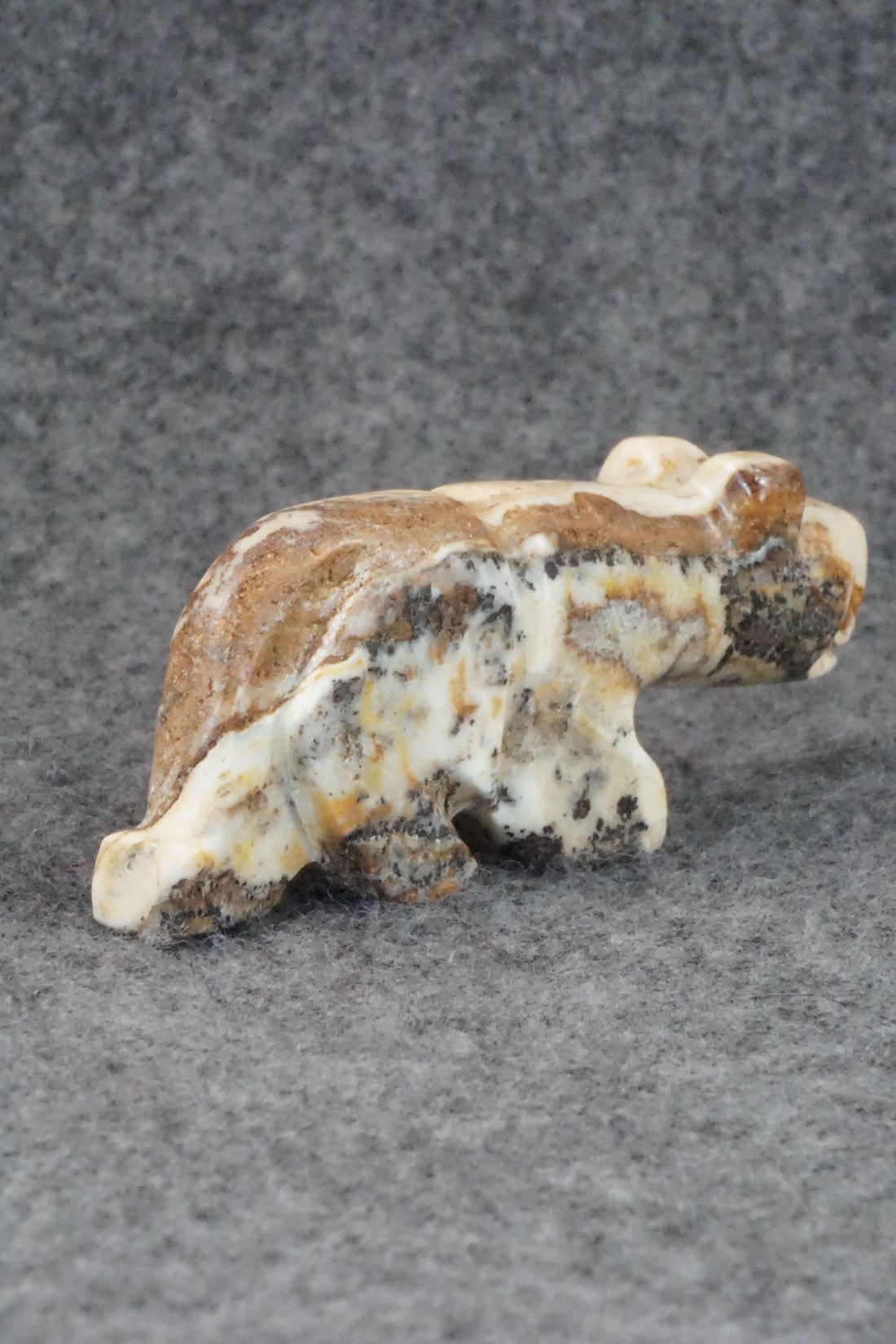 Mountain Lion Zuni Fetish Carving - Reynold Lunasee