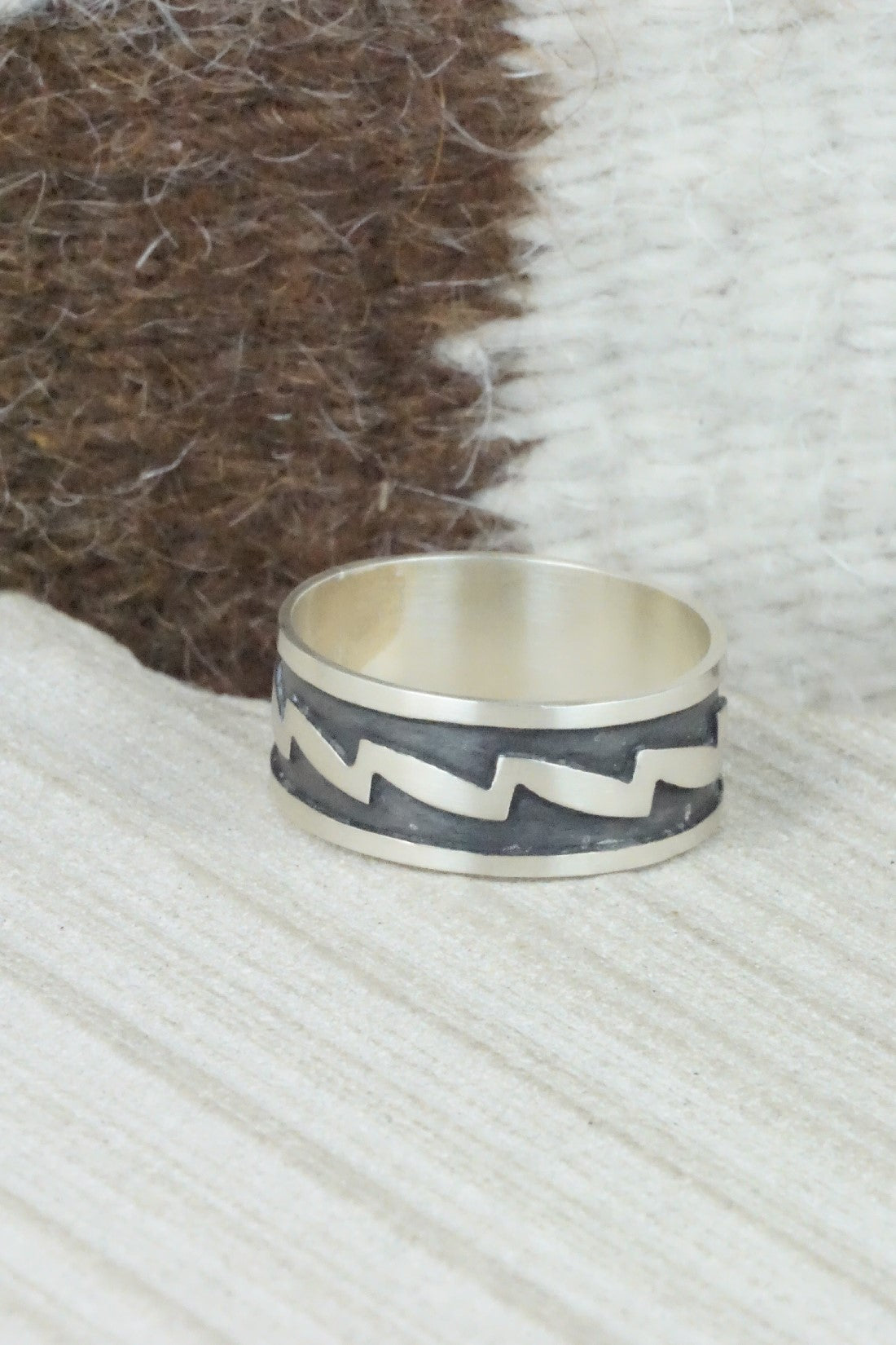 Sterling Silver Ring - Lester Gene - Size 13