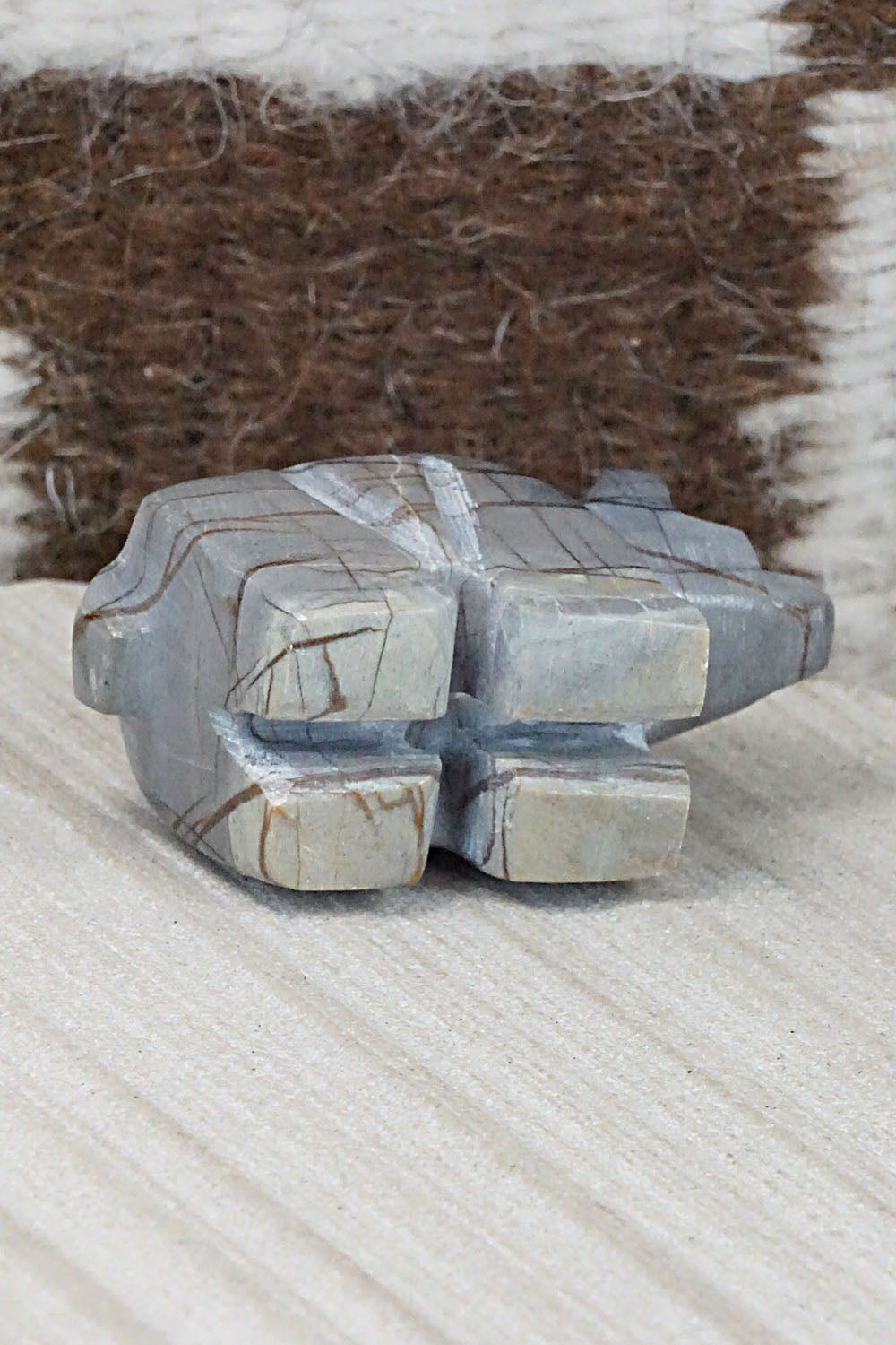Bear Zuni Fetish Carving - Cameron Nastacio