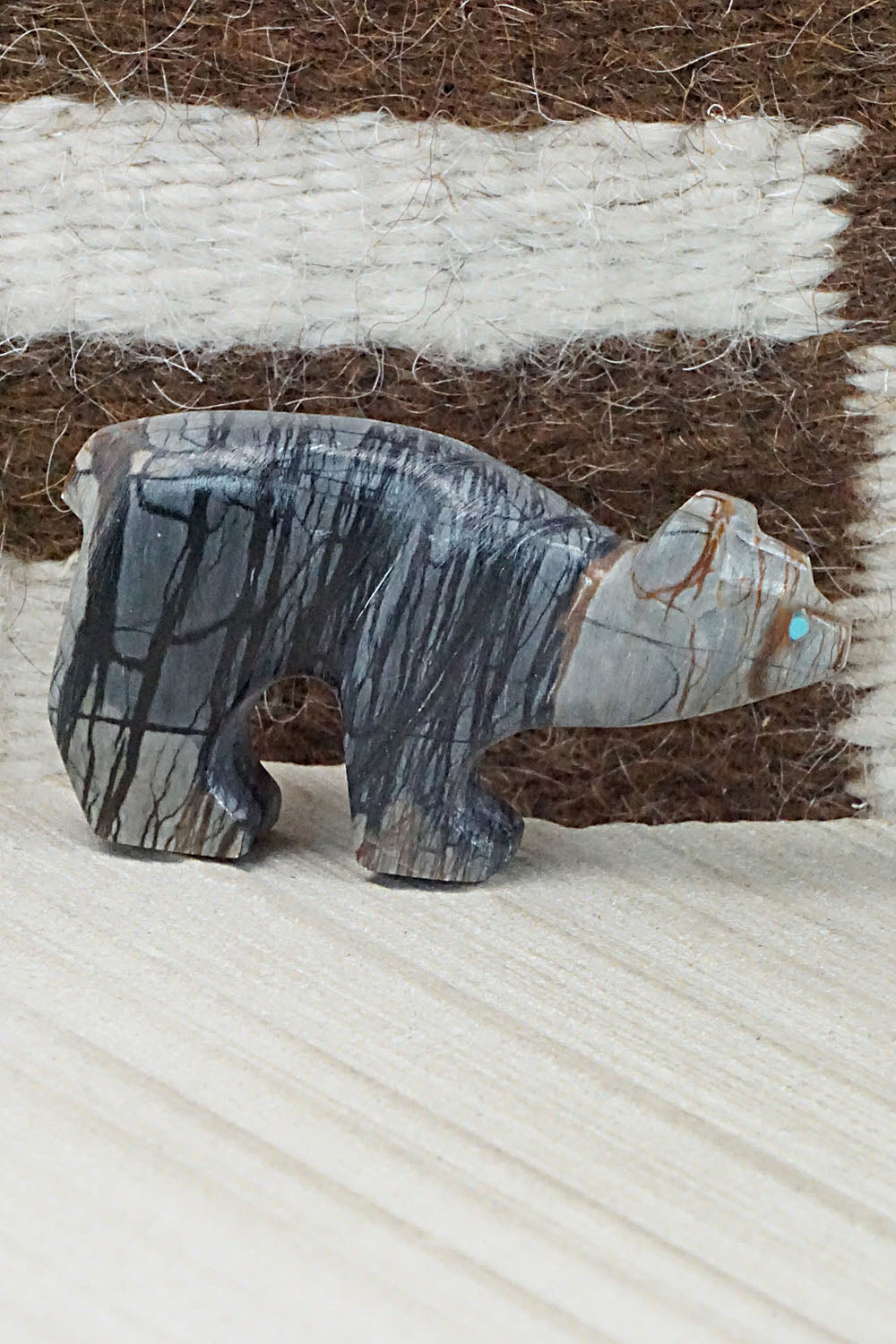 Bear Zuni Fetish Carving - Cameron Nastacio