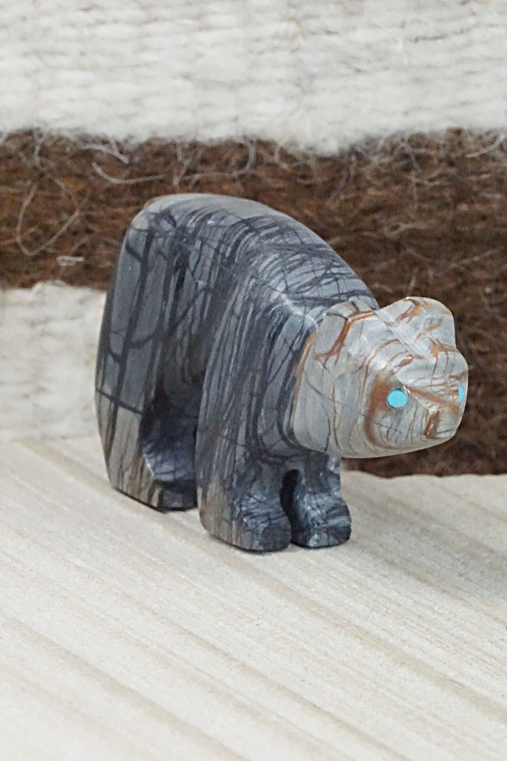 Bear Zuni Fetish Carving - Cameron Nastacio
