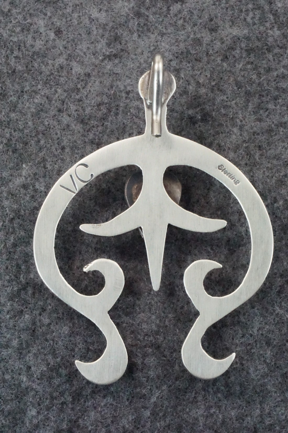 Spiny Oyster and Sterling Silver Pendant - V. Cayatineto