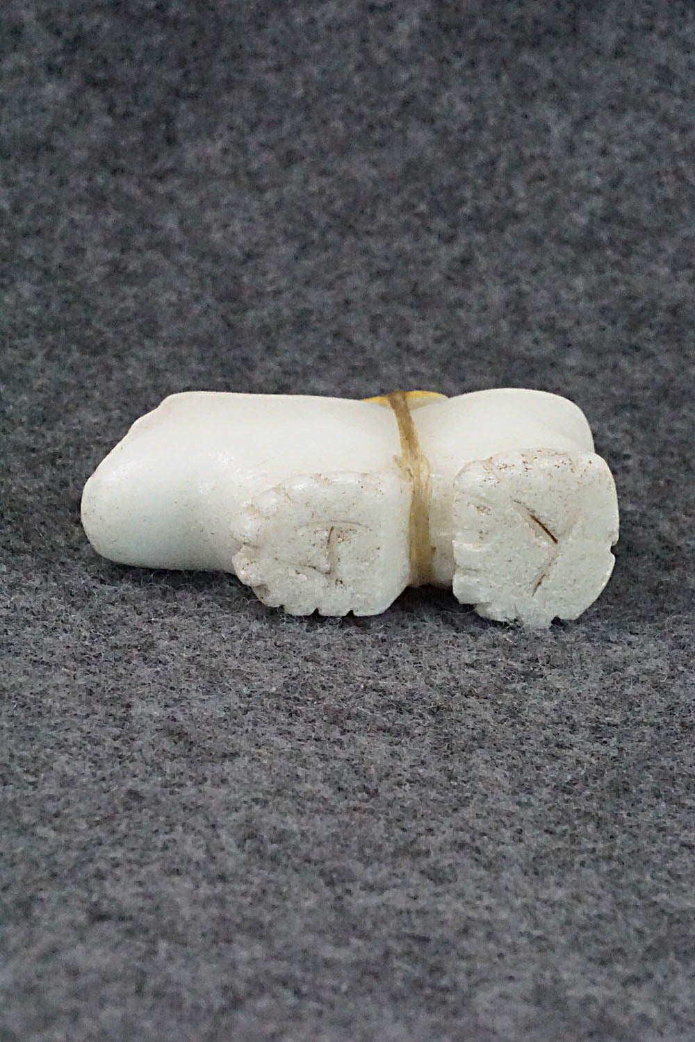 Bear Zuni Fetish Carving - Jeff Yunie
