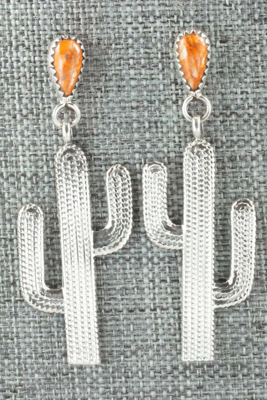 Spiny Oyster & Sterling Silver Earrings - Verley Betone