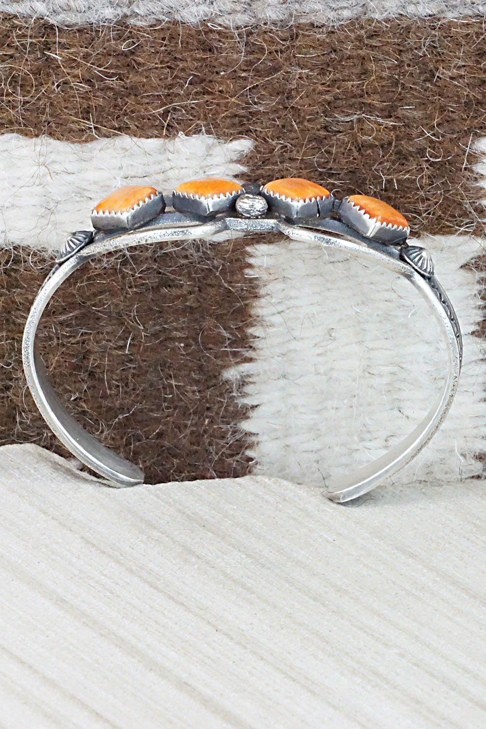 Spiny Oyster & Sterling Silver Bracelet - Eva & Linberg Billah