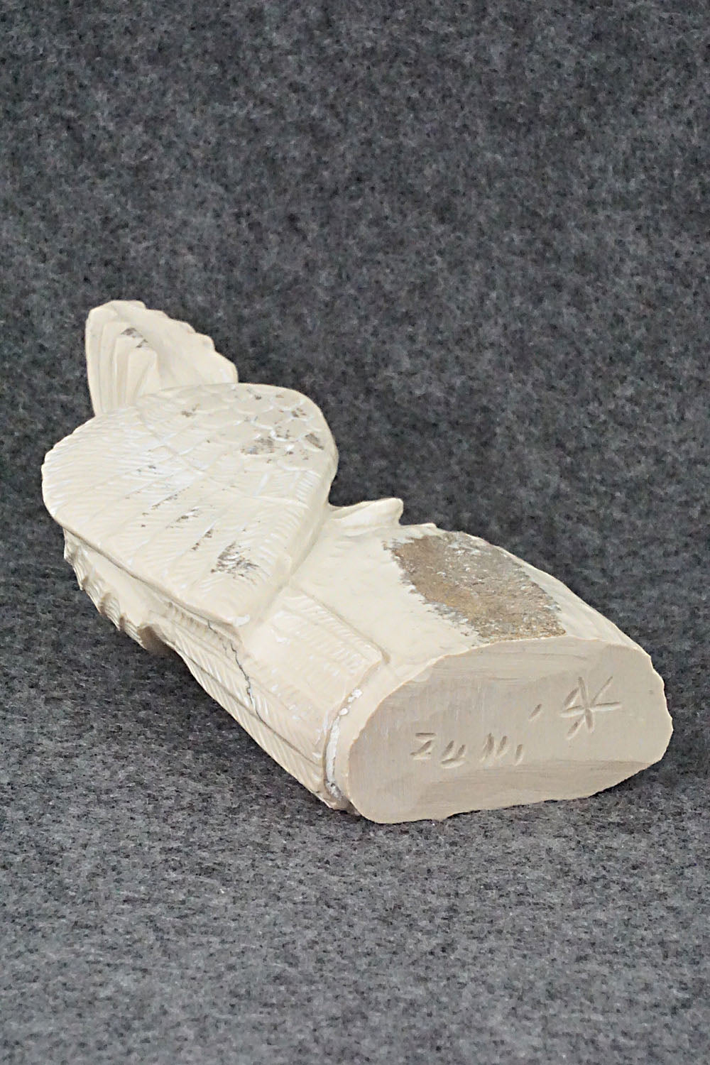 Parrot Zuni Fetish Carving - Derrick Kaamasee