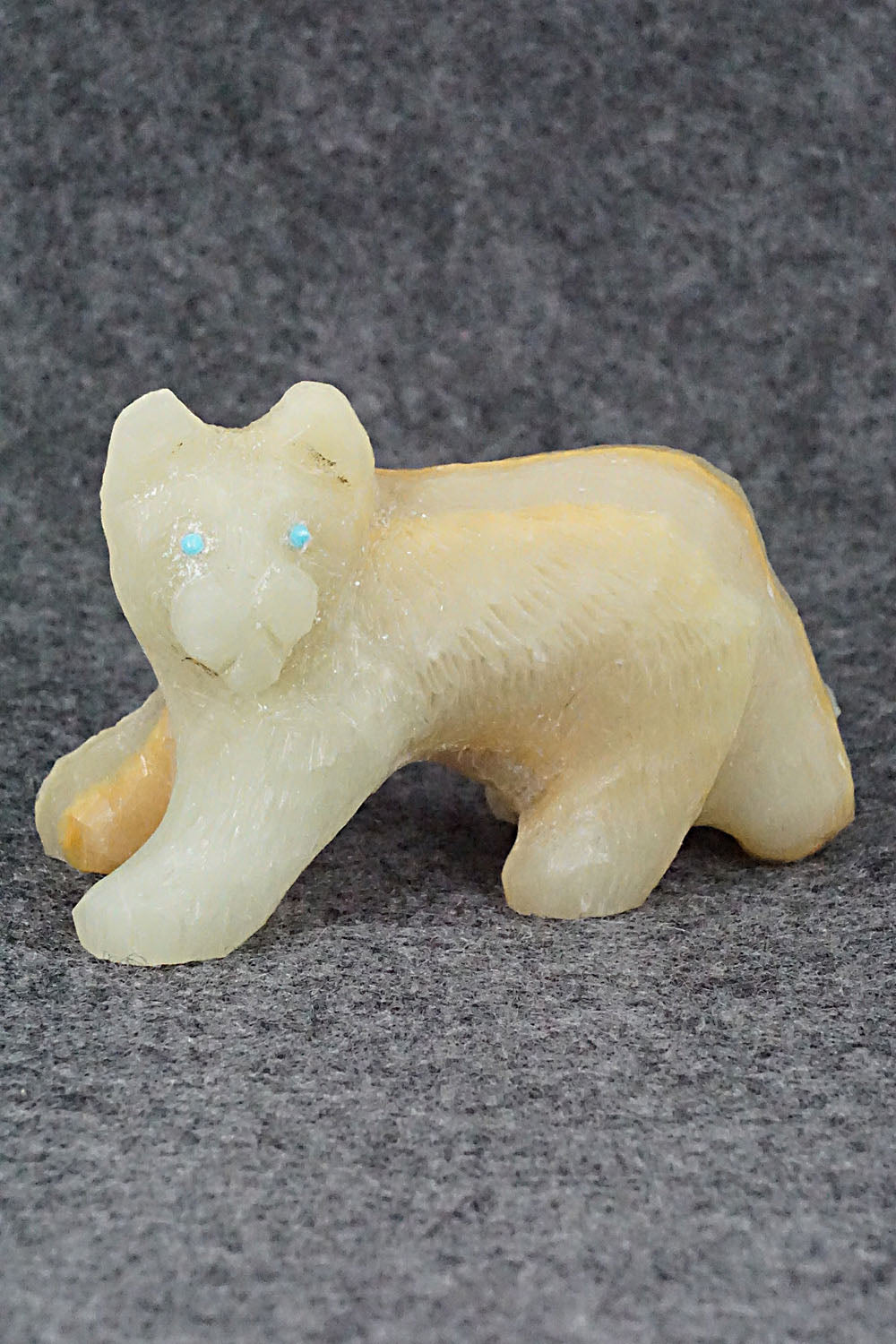 Mountain Lion Zuni Fetish Carving - Wilfred Cheama