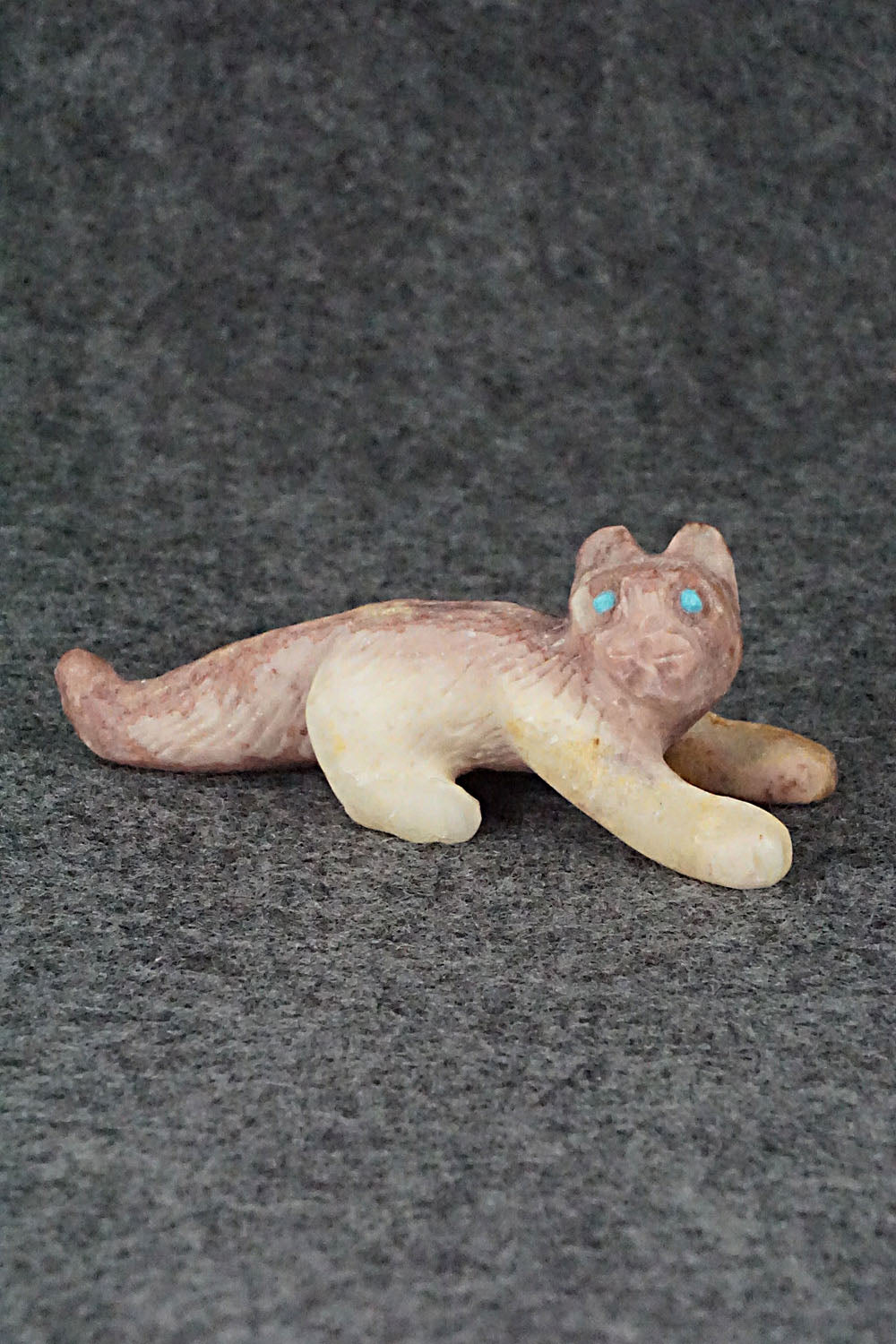 Mountain Lion Zuni Fetish Carving - Wilfred Cheama