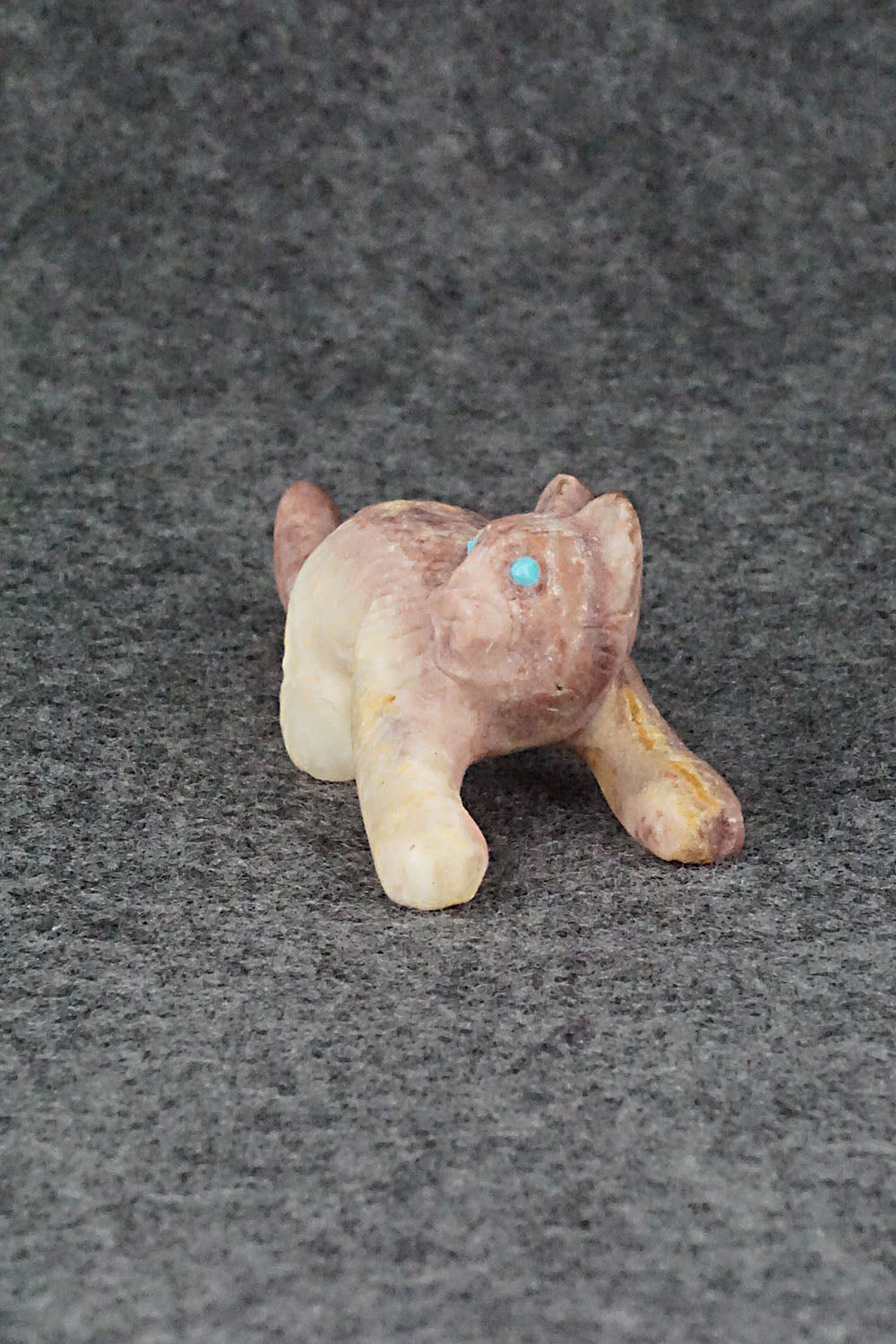 Mountain Lion Zuni Fetish Carving - Wilfred Cheama