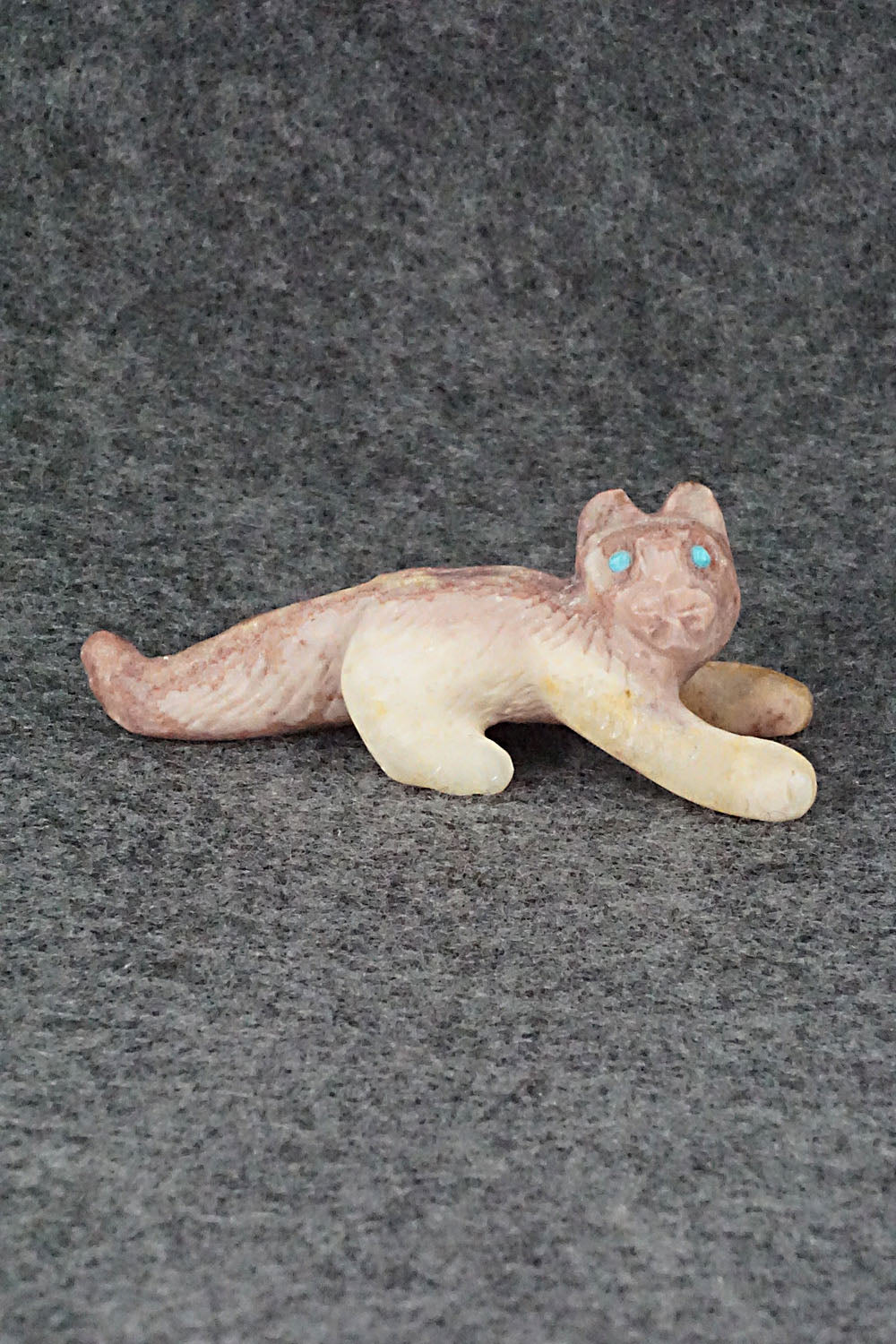 Mountain Lion Zuni Fetish Carving - Wilfred Cheama
