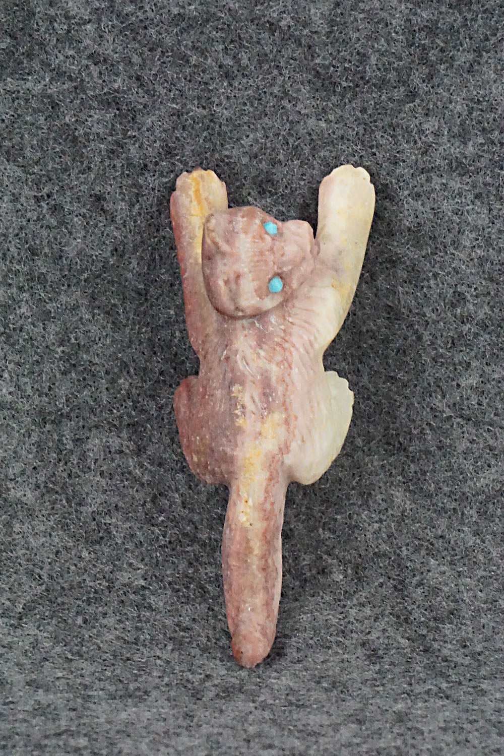 Mountain Lion Zuni Fetish Carving - Wilfred Cheama