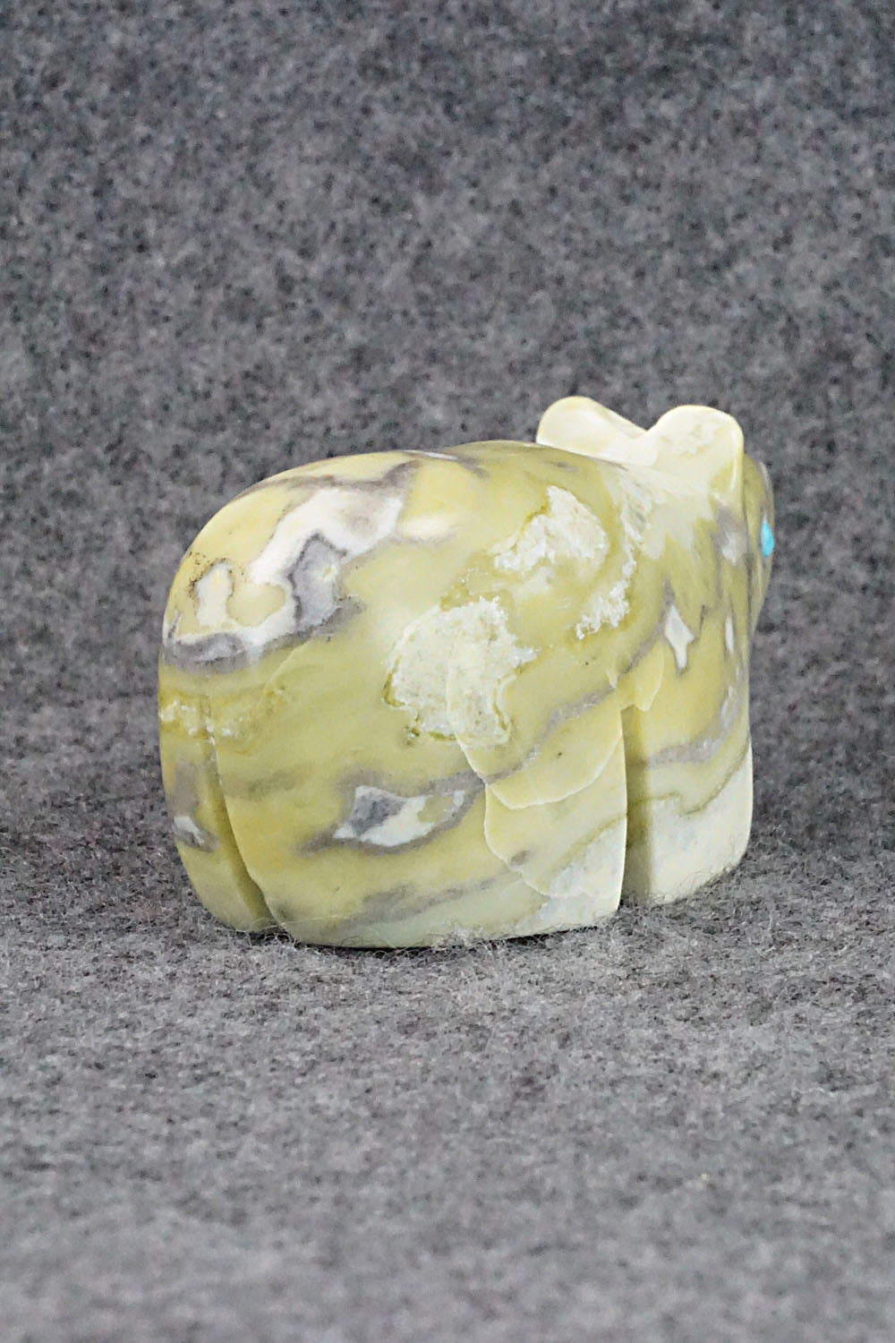 Bear Zuni Fetish Carving - Ronnie Lunasee