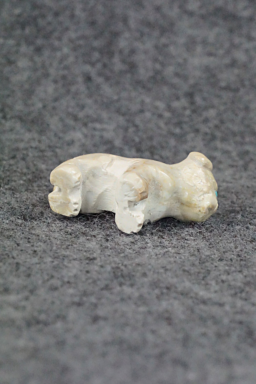 Dog Zuni Fetish Carving - Cody Nastacio
