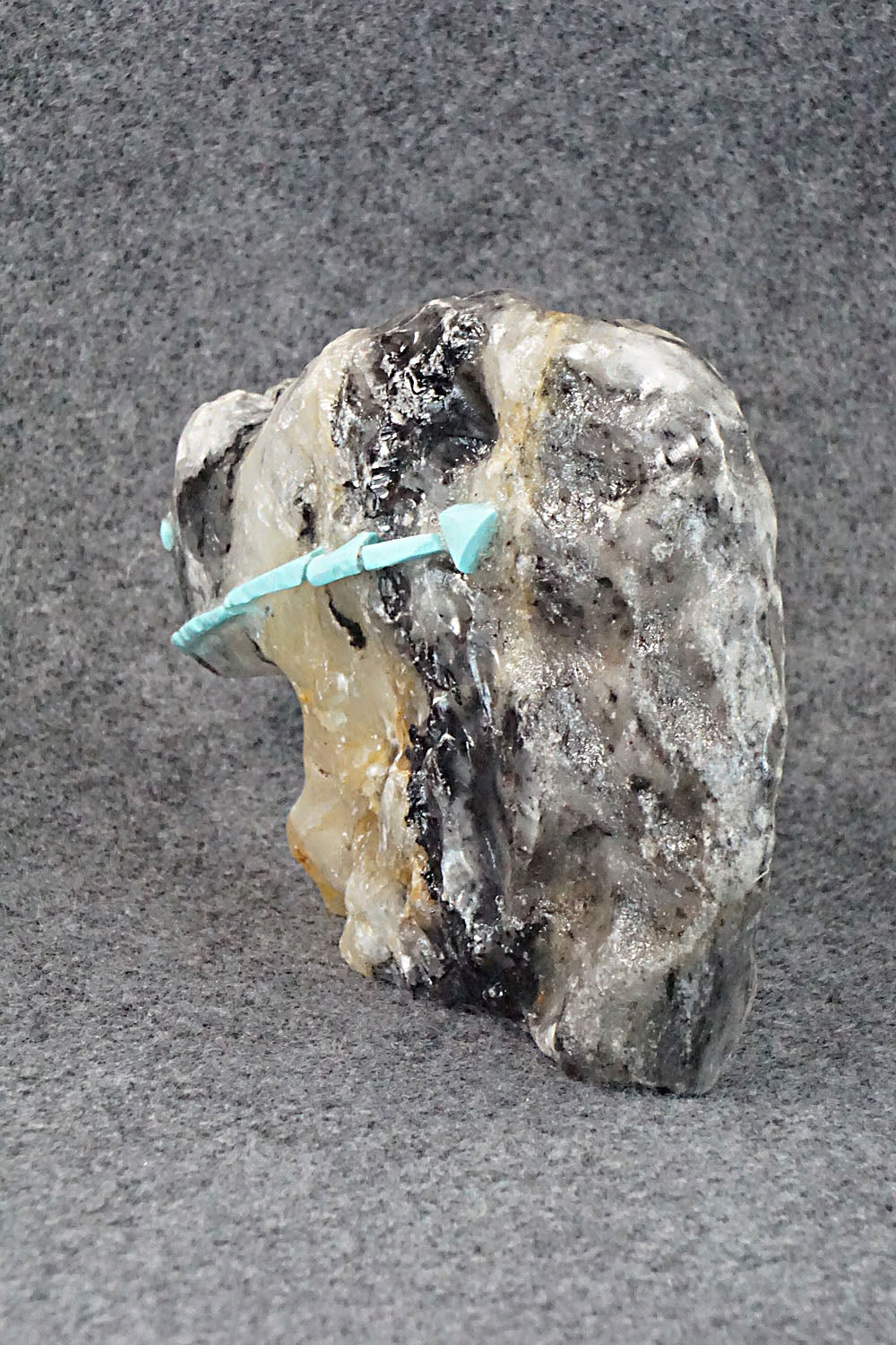 Bear Zuni Fetish Carving - Donovan Laiwakete