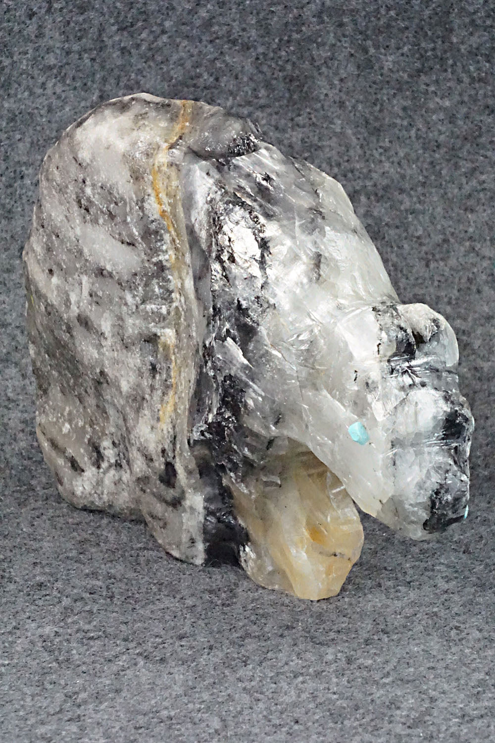 Bear Zuni Fetish Carving - Donovan Laiwakete