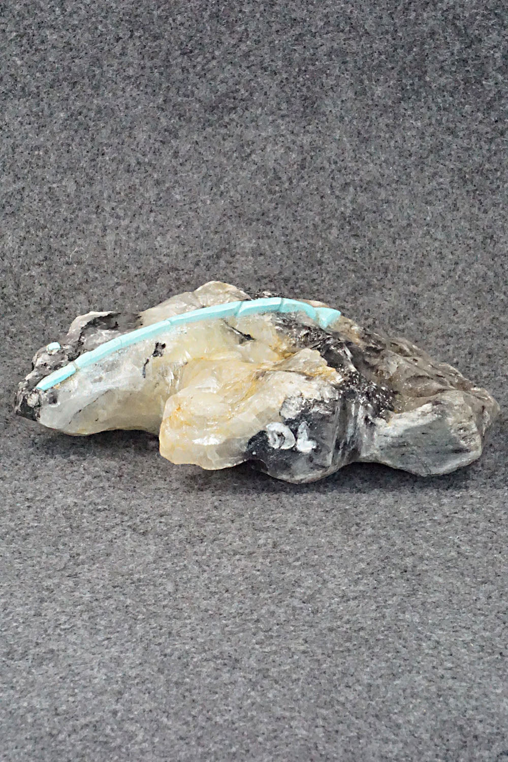 Bear Zuni Fetish Carving - Donovan Laiwakete
