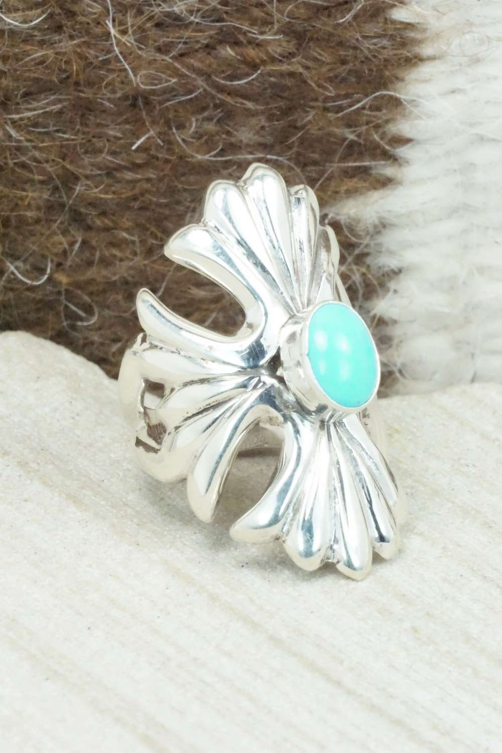 Turquoise & Sterling Silver Ring - Victor Pena - Size 4.5