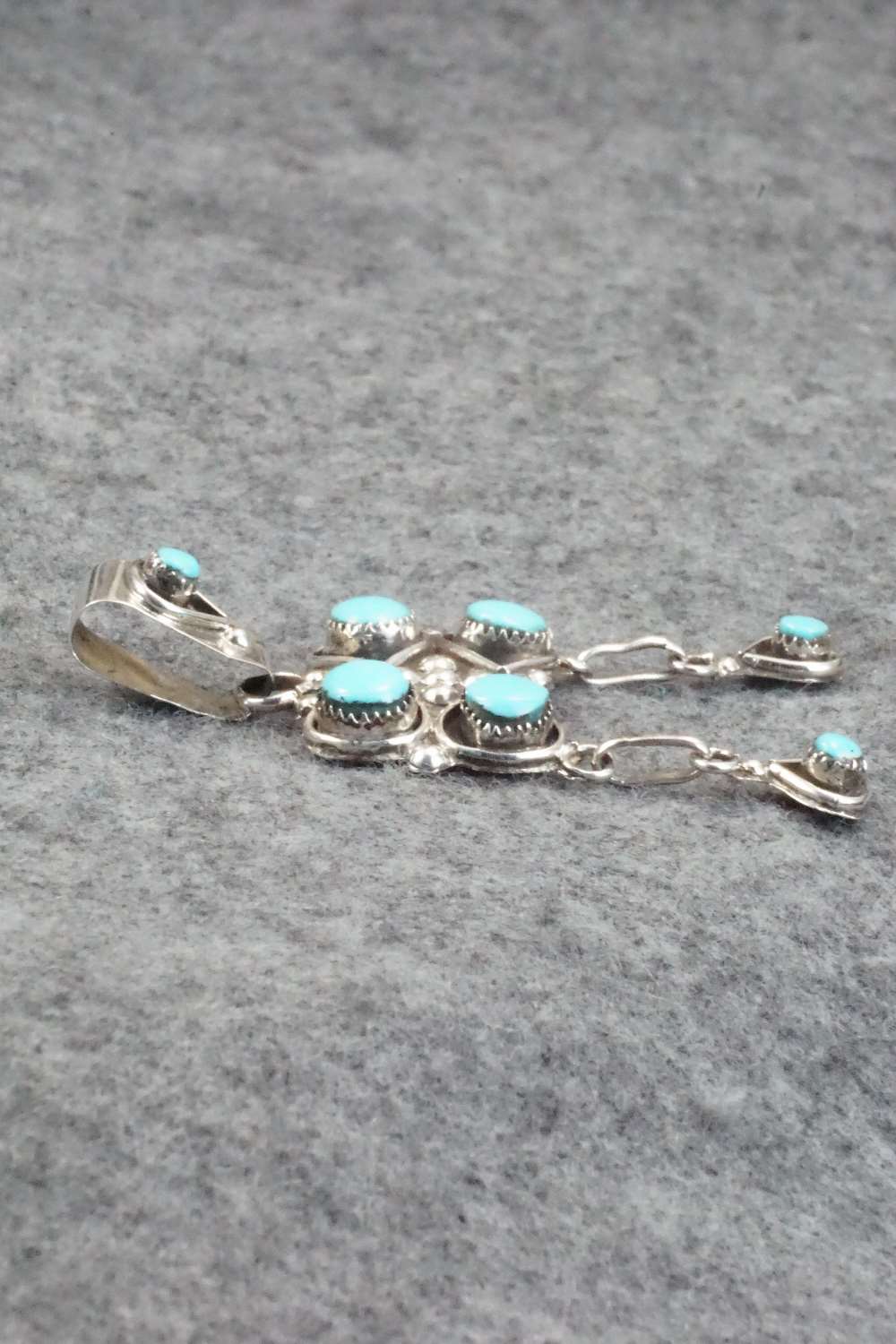 Turquoise & Sterling Silver Pendant - Verdi Booqua