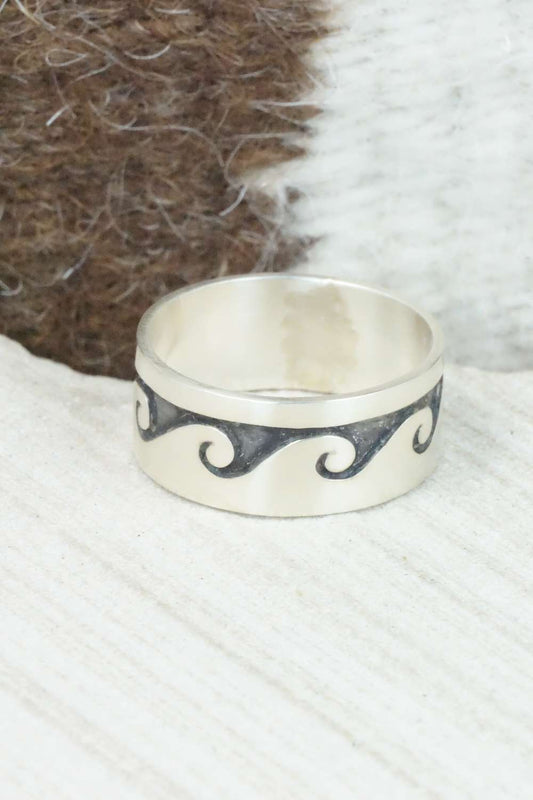 Sterling Silver Ring - Lester Gene - Size 12.25
