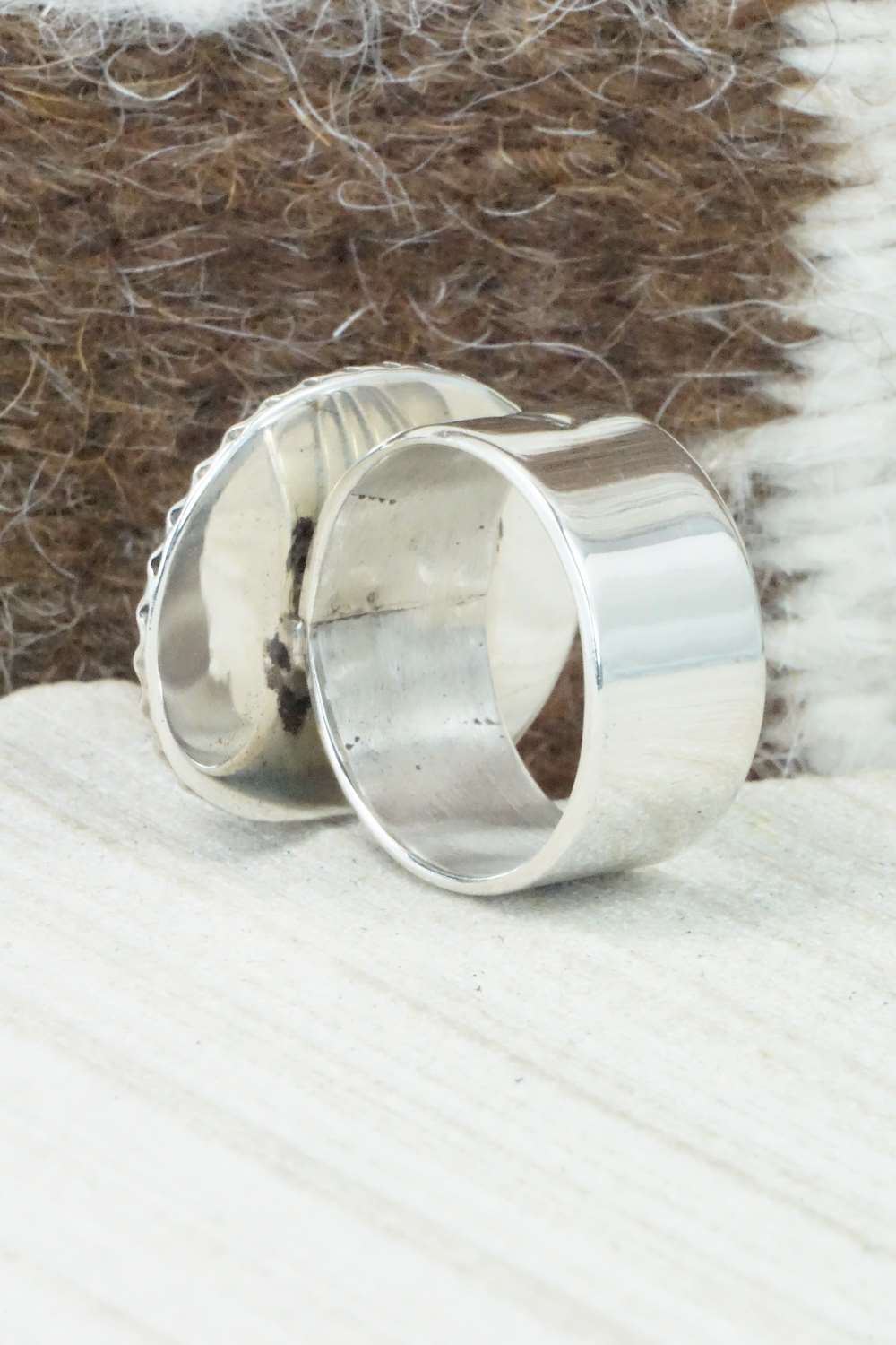 Turquoise & Sterling Silver Ring - Size 7.25