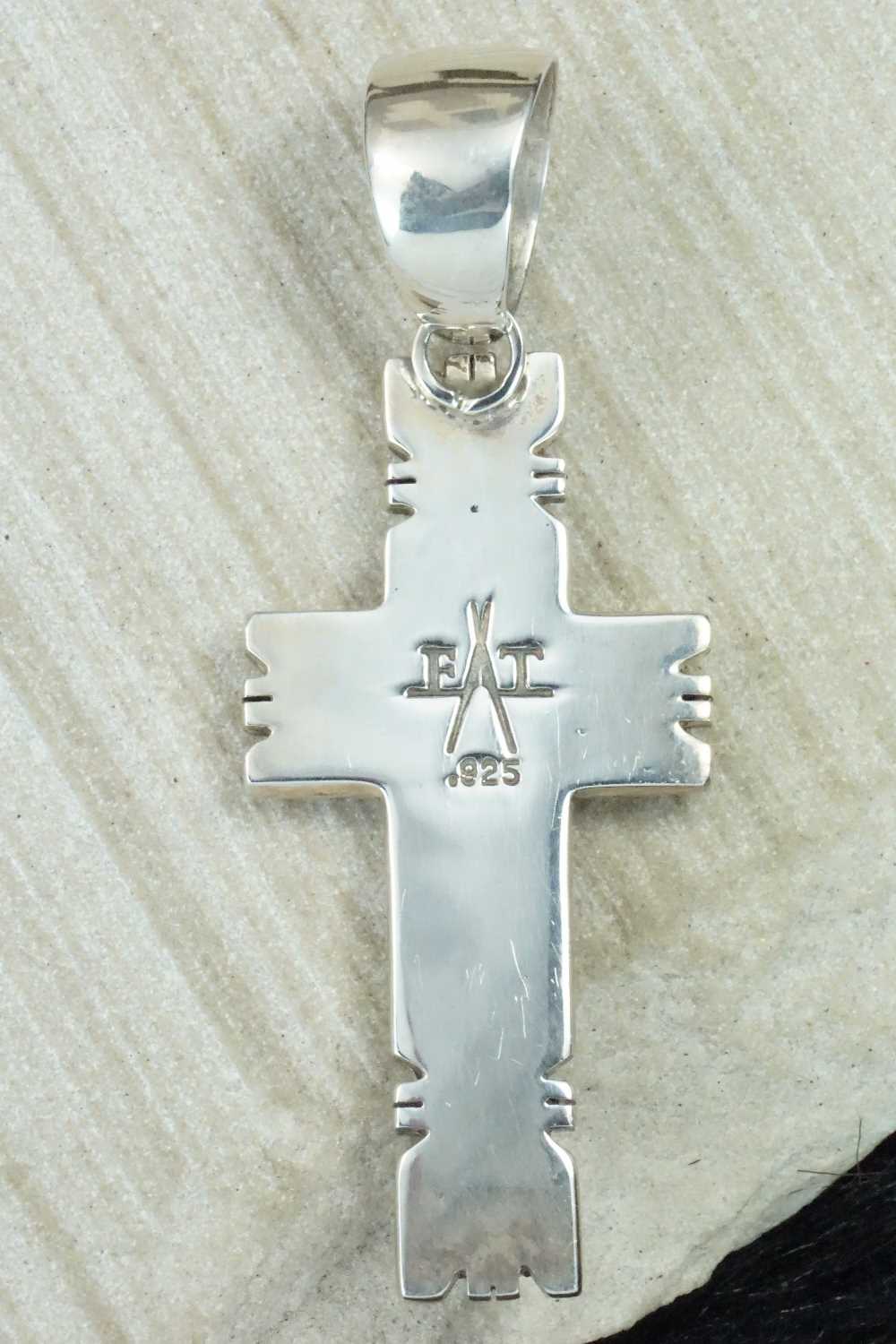 Spiny Oyster & Sterling Silver Pendant - Navajo