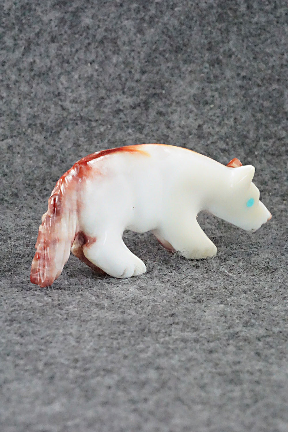 Wolf Zuni Fetish Carving - Andres Quandelacy