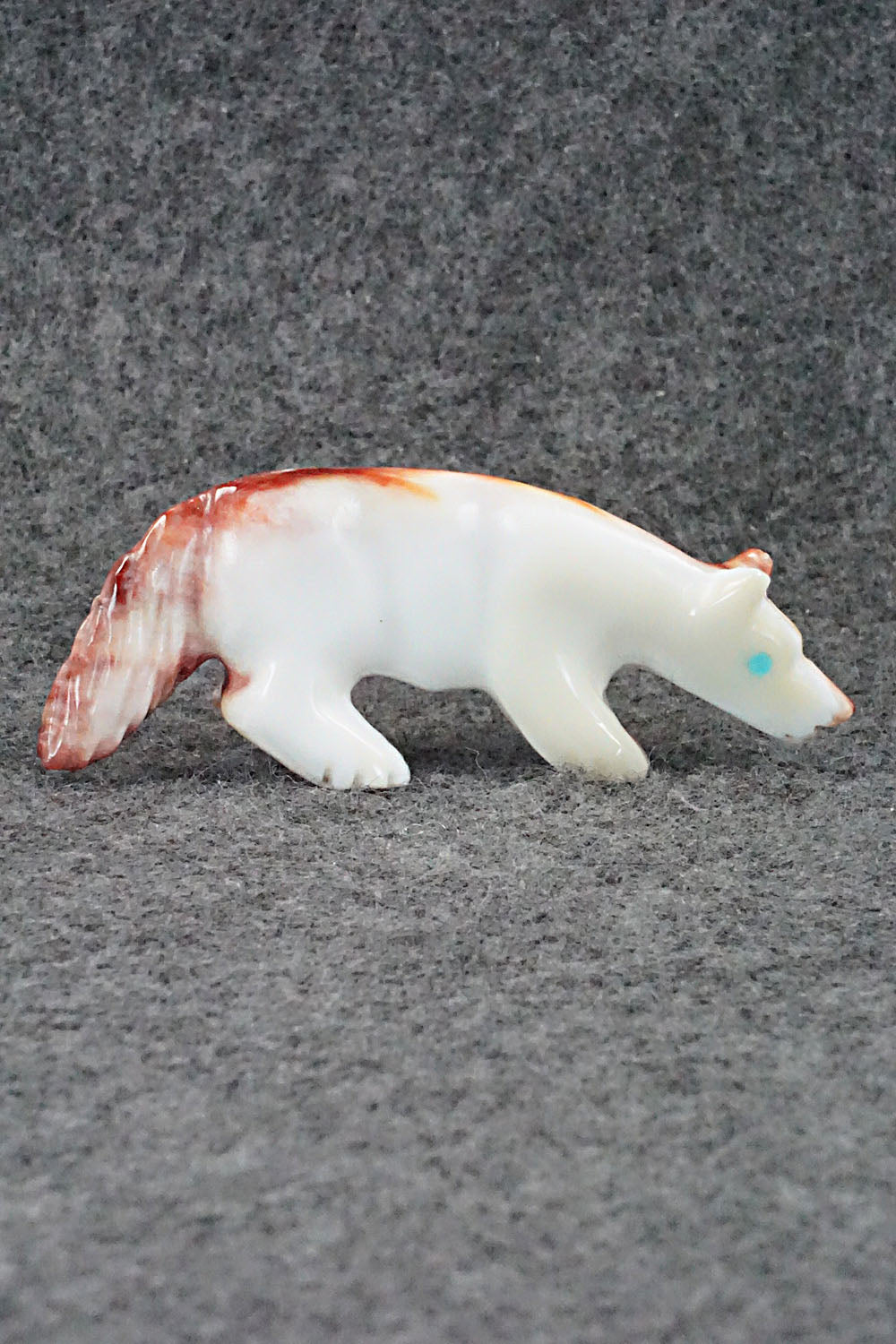 Wolf Zuni Fetish Carving - Andres Quandelacy