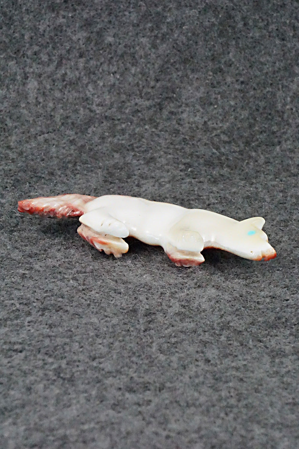 Wolf Zuni Fetish Carving - Andres Quandelacy
