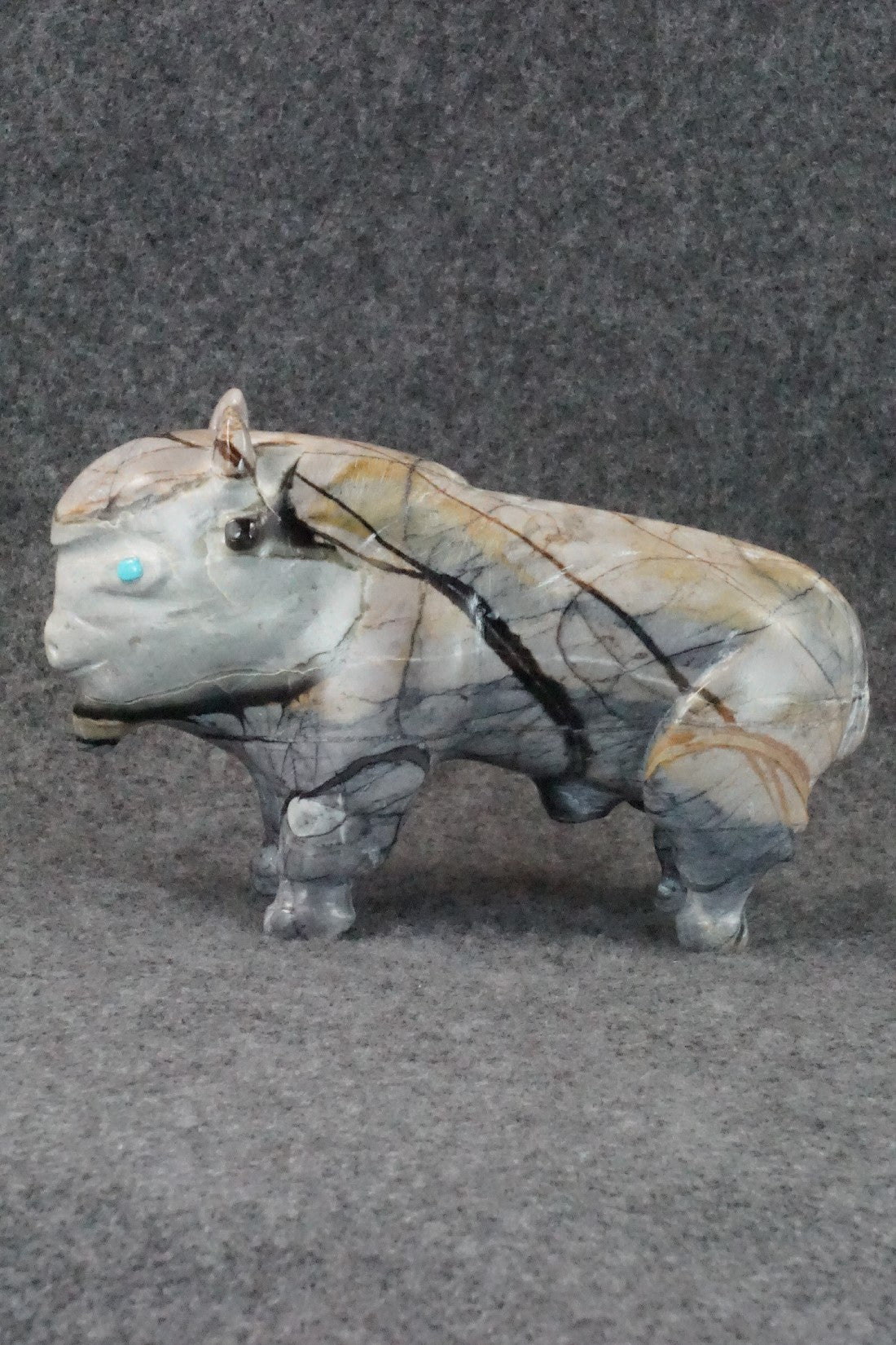 Buffalo Zuni Fetish Carving - Delbert Peina