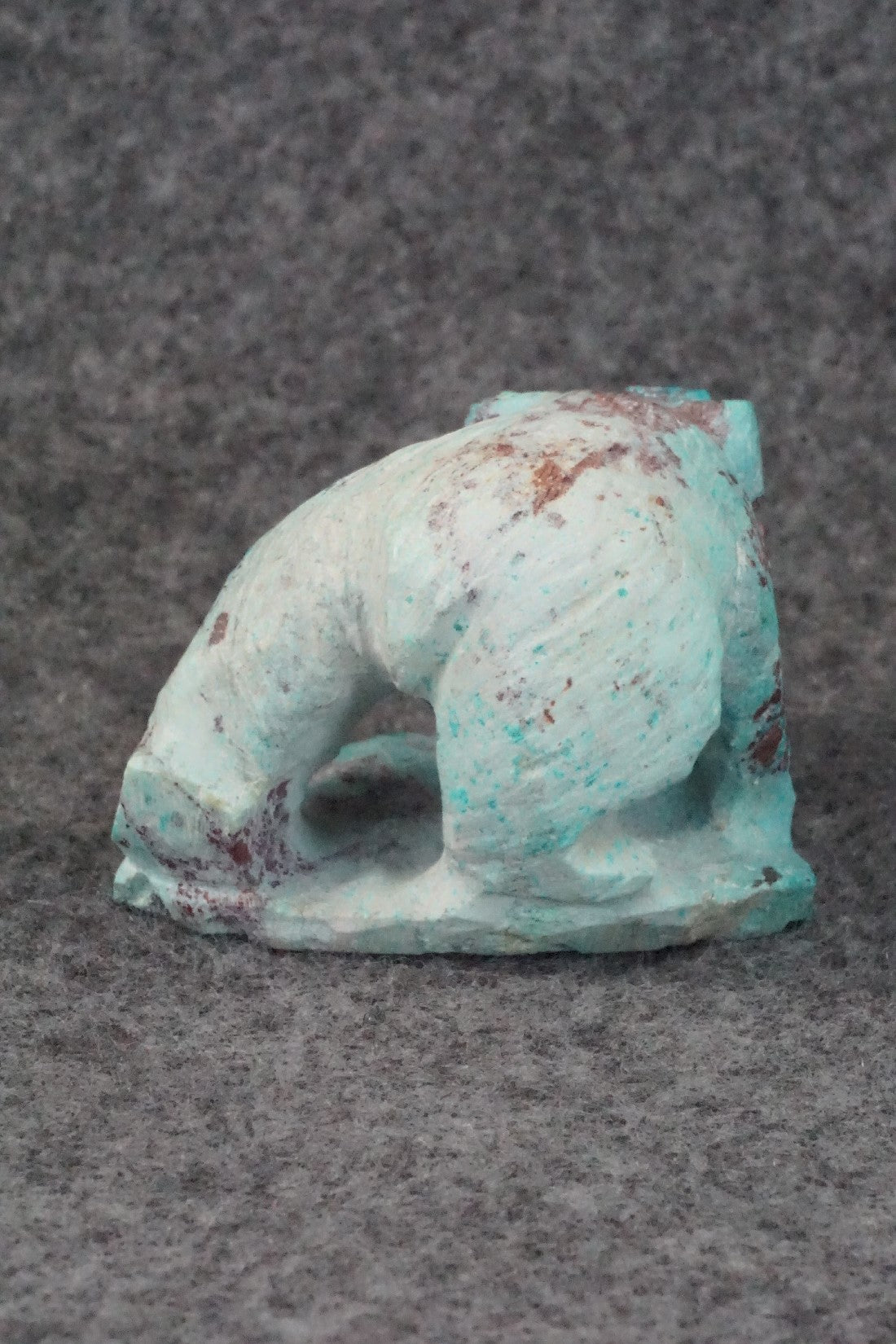 Bear Zuni Fetish Carving - Derrick Kaamasee