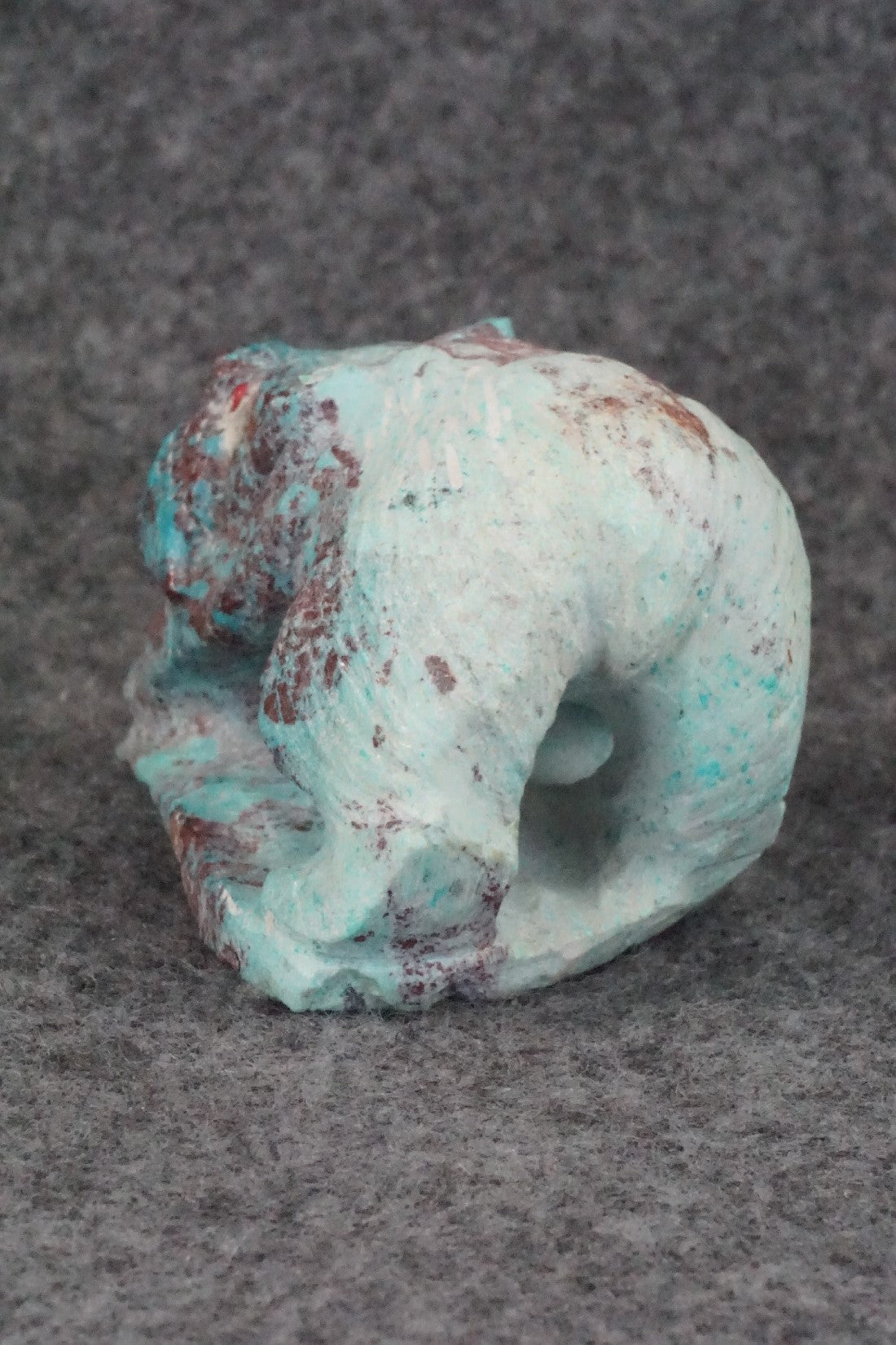 Bear Zuni Fetish Carving - Derrick Kaamasee