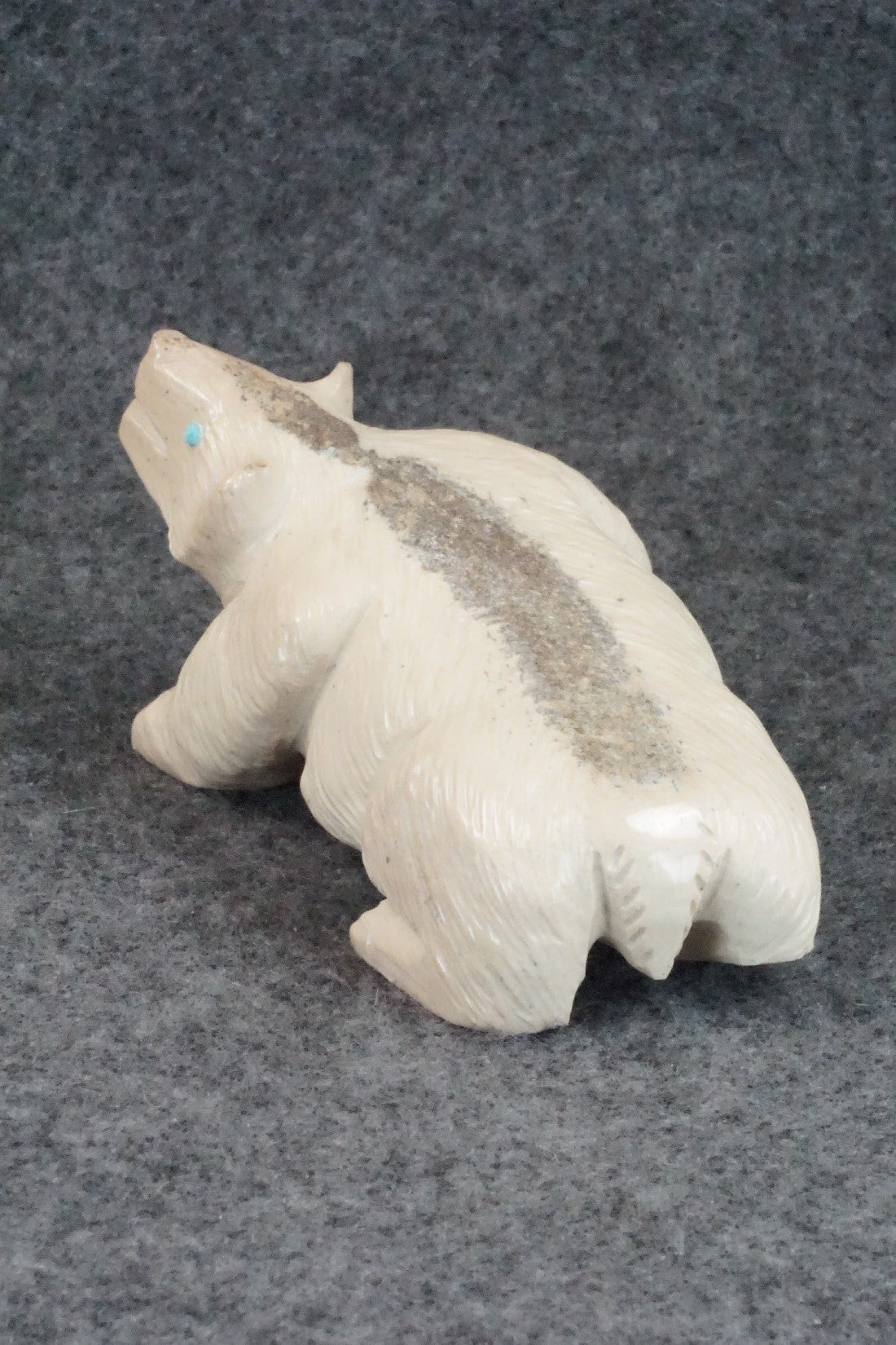 Bear Zuni Fetish Carving - Derrick Kaamasee