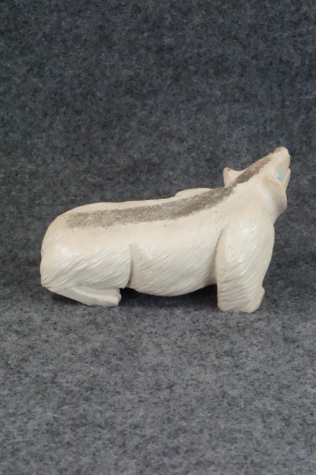 Bear Zuni Fetish Carving - Derrick Kaamasee