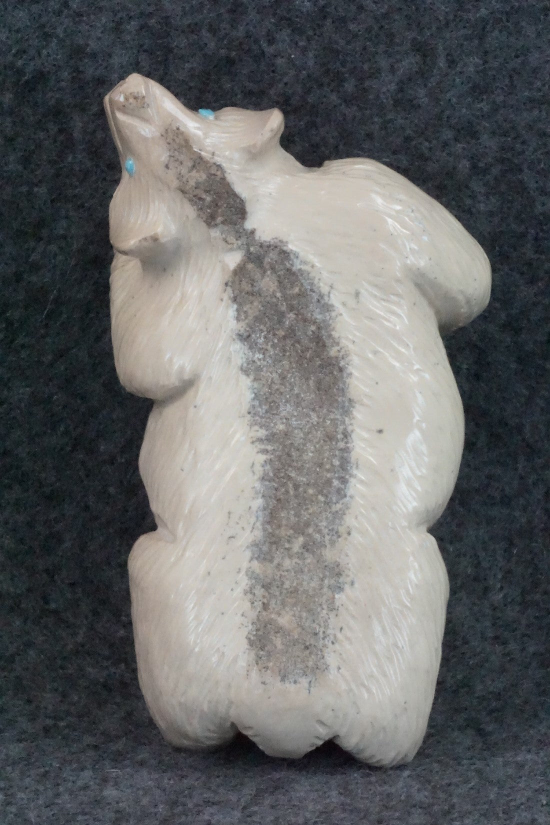 Bear Zuni Fetish Carving - Derrick Kaamasee