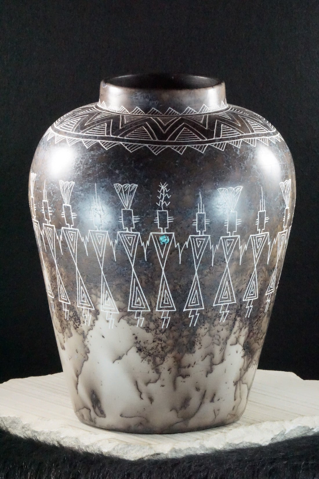 Acoma Pottery - Irvin Louis