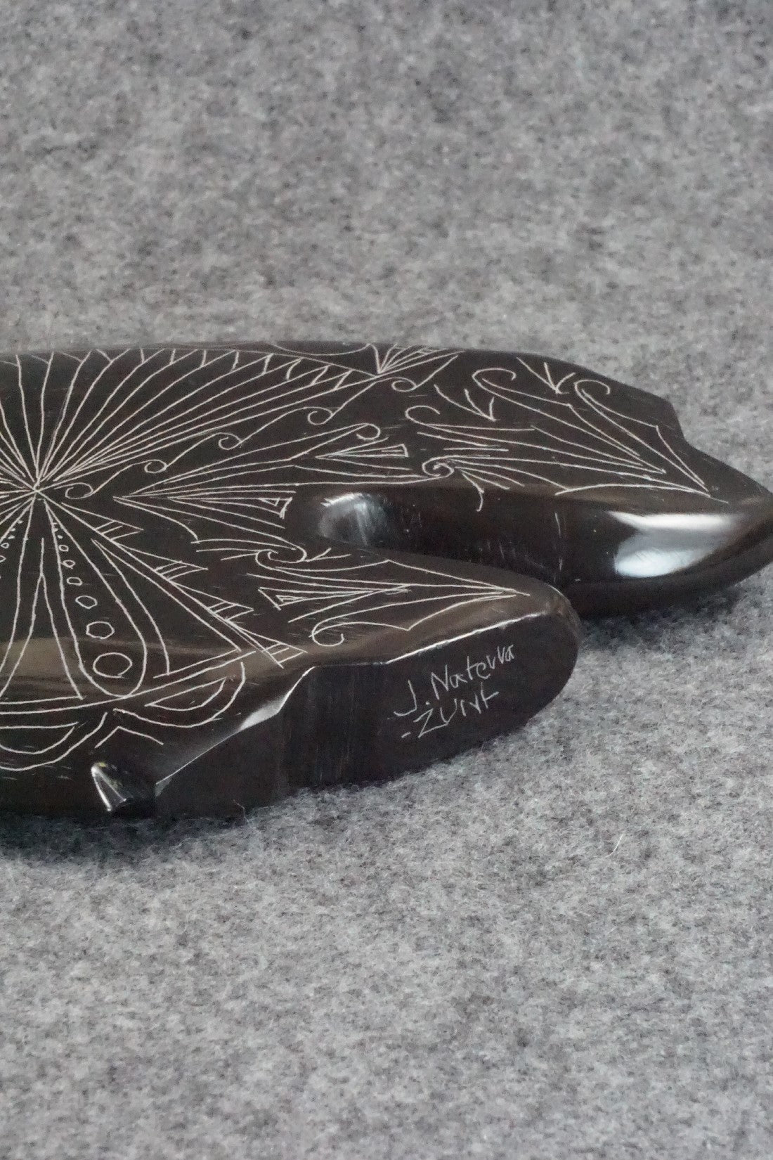 Bear Zuni Fetish Carving - Jonathan Natewa