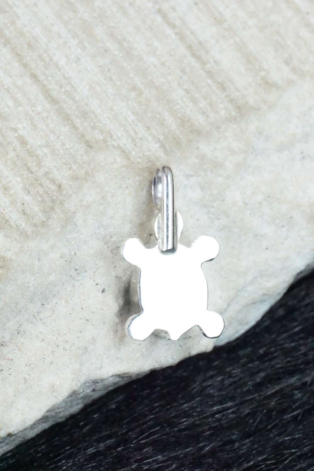 Turquoise & Sterling Silver Pendant - Amielda Peynetsa