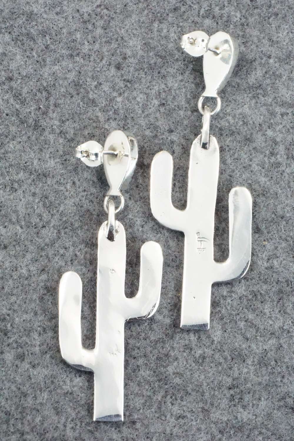 Spiny Oyster & Sterling Silver Earrings - Verley Betone